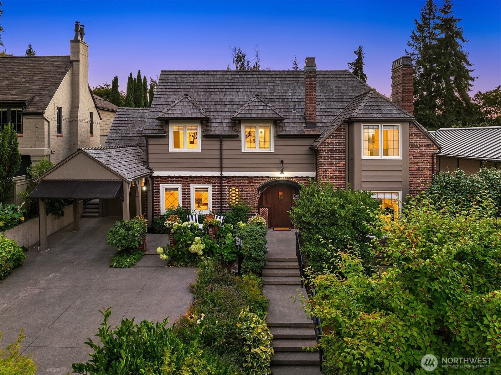 Property Photo:  321  36th Avenue E  WA 98112 
