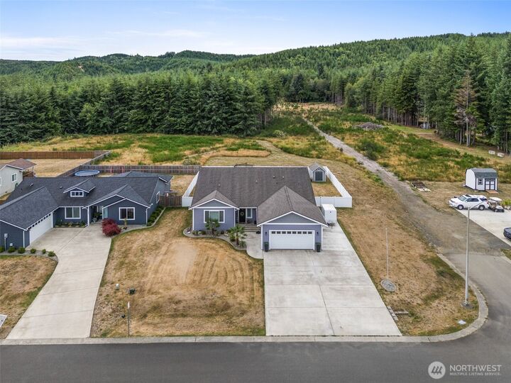 Property Photo:  611  Woodside Road  WA 98537 