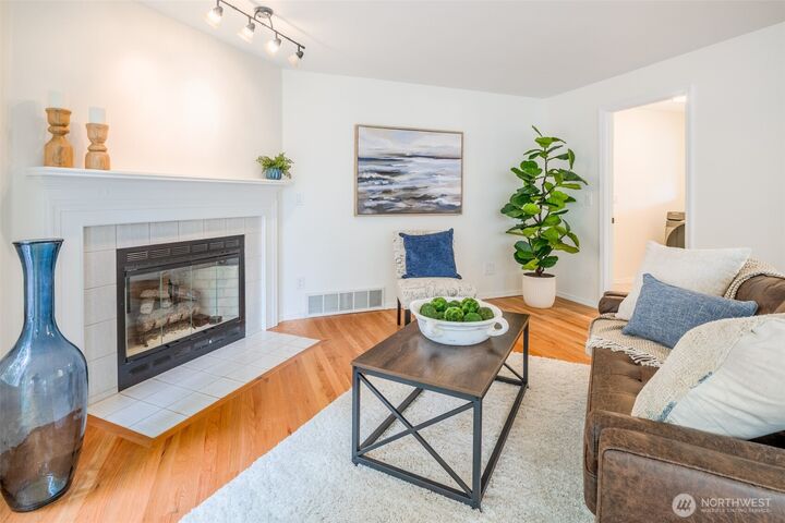Property Photo:  10305 SE 190th Place  WA 98055 