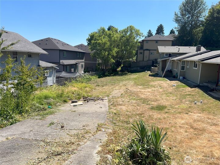 Property Photo: 409 SW Langston Road WA 98057