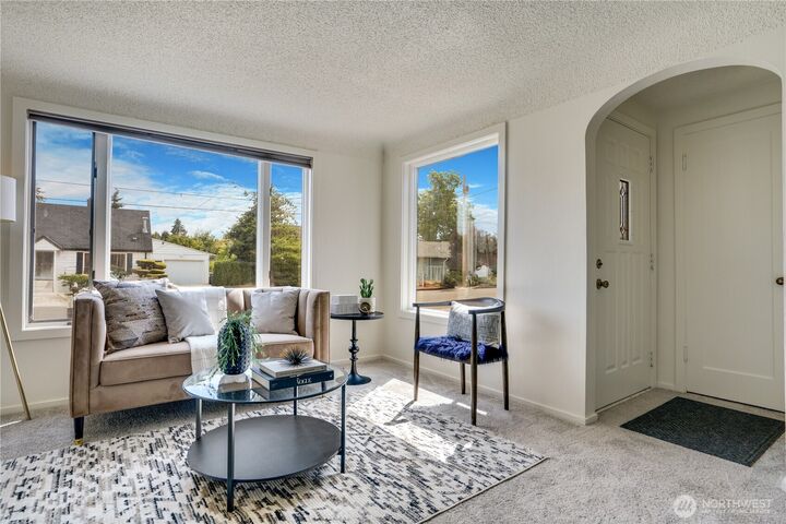 Property Photo:  121  K Street NE  WA 98002 