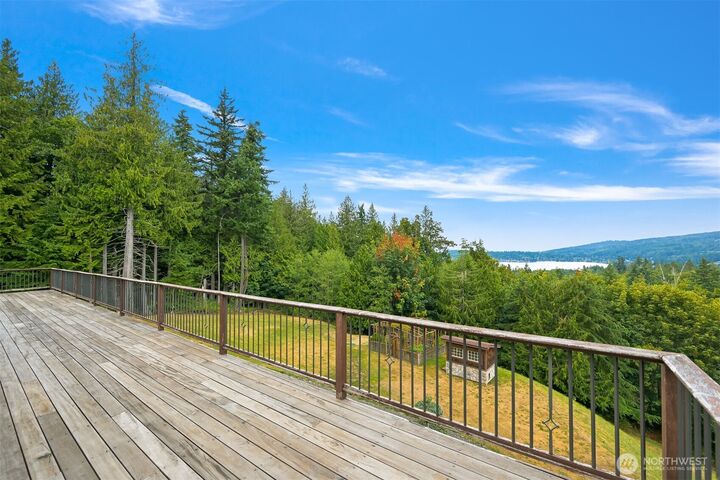Property Photo: 991 Lakeview Street WA 98229