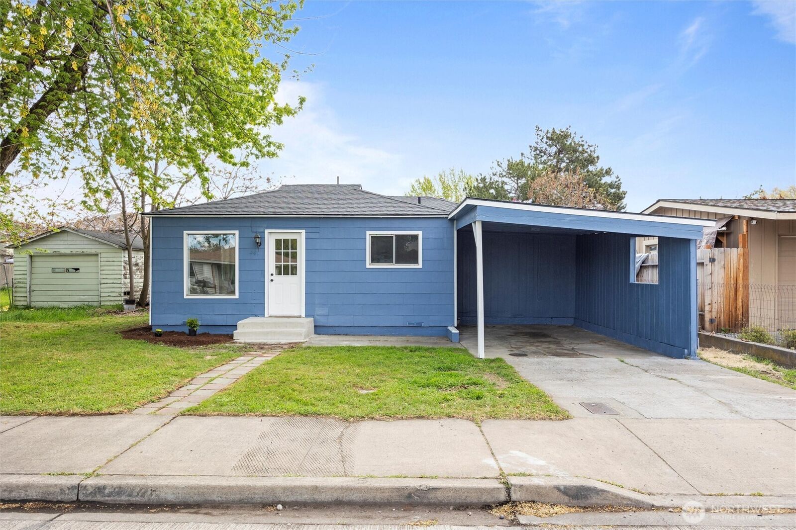 Property Photo:  447 S Wilbur Avenue  WA 99362 