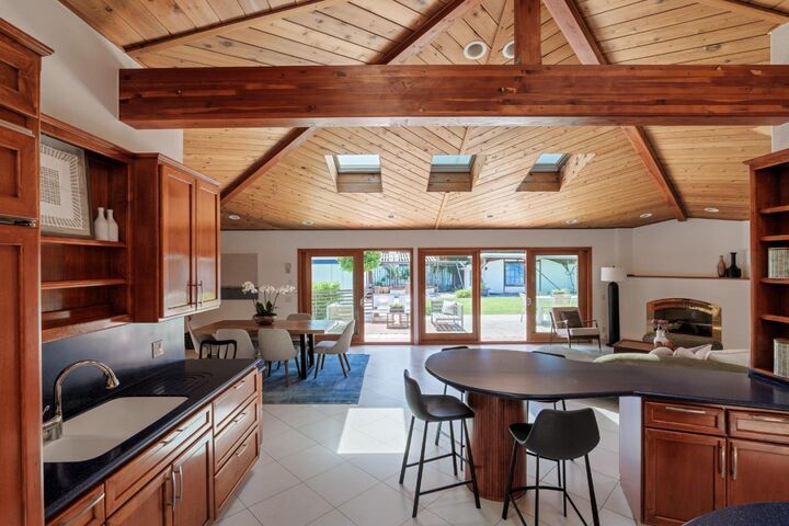 3160 Louis Road  Palo Alto CA 94303 photo