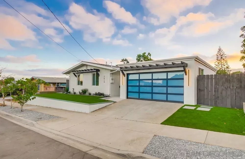 Property Photo:  2618 Cowley Way  CA 92110 