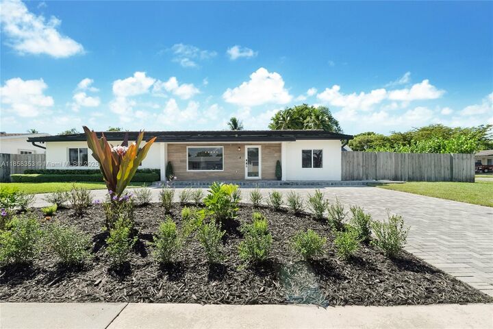 18573 SW 89th Pl  Cutler Bay FL 33157 photo