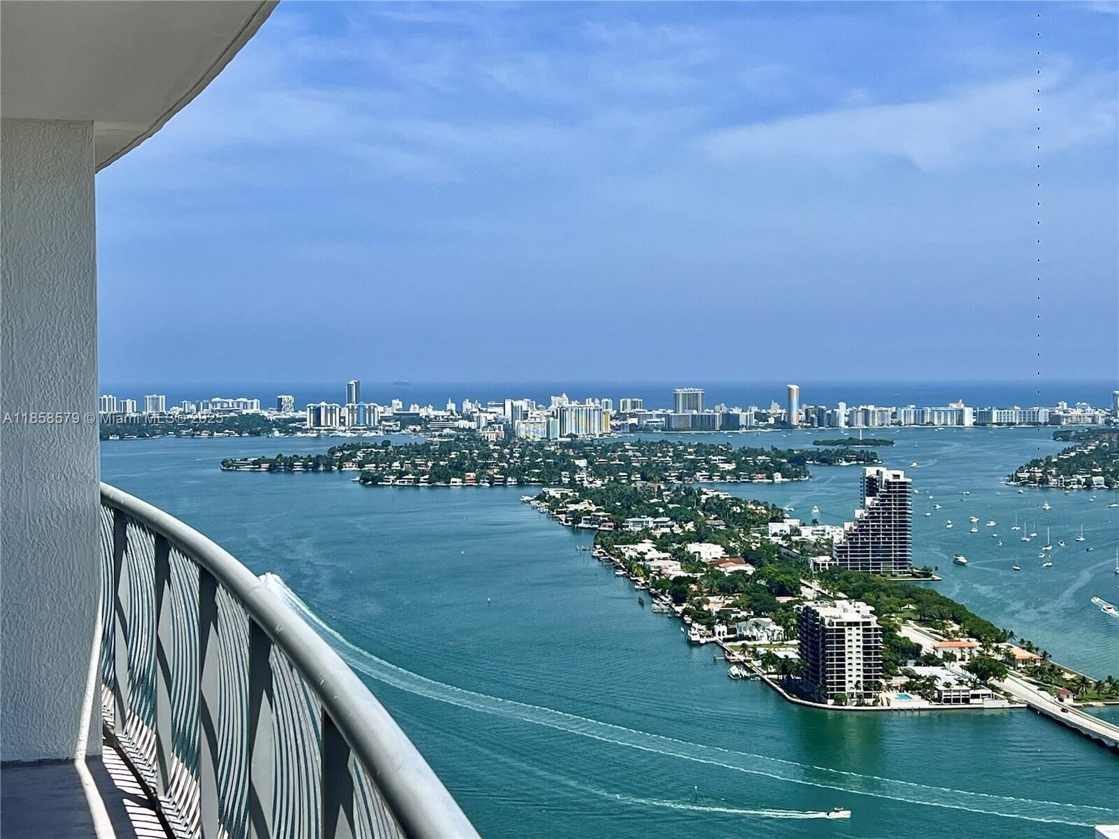 Property Photo:  1750 N Bayshore Dr 5406  FL 33132 