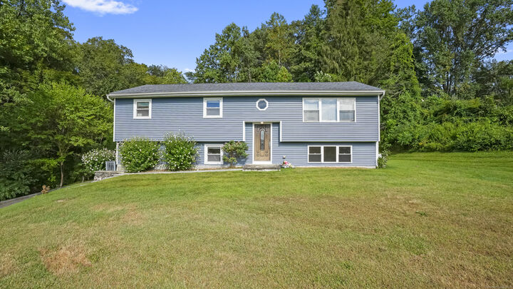 6 Holly Lane  Brookfield CT 06804 photo