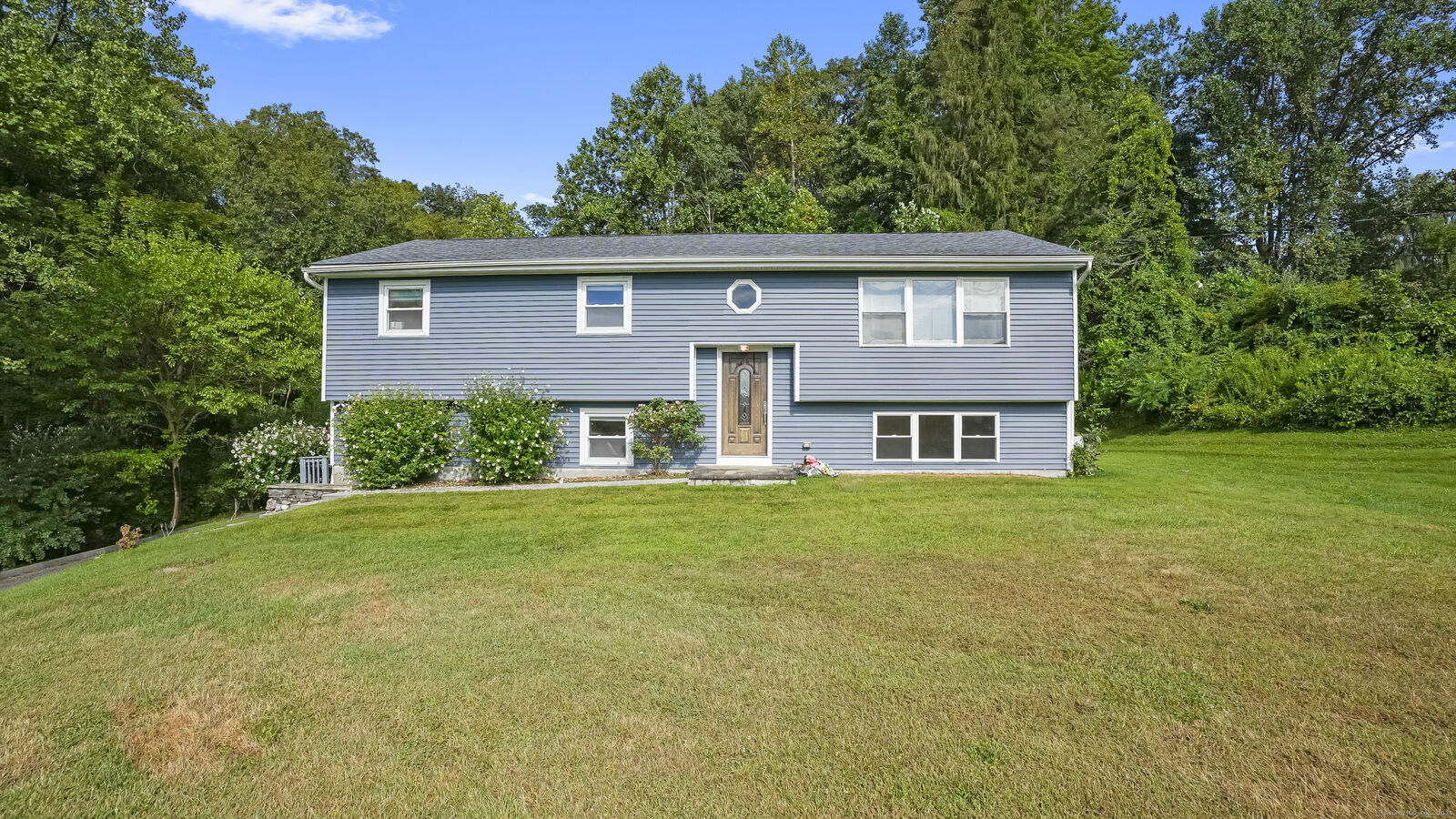 Property Photo:  6 Holly Lane  CT 06804 