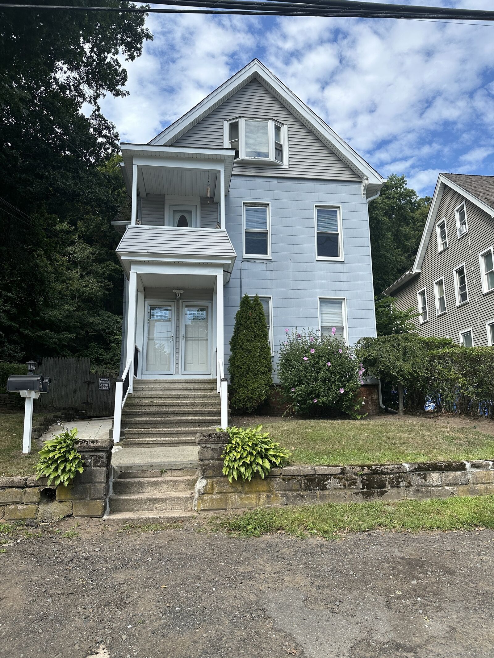 Property Photo:  1656 State Street  CT 06517 