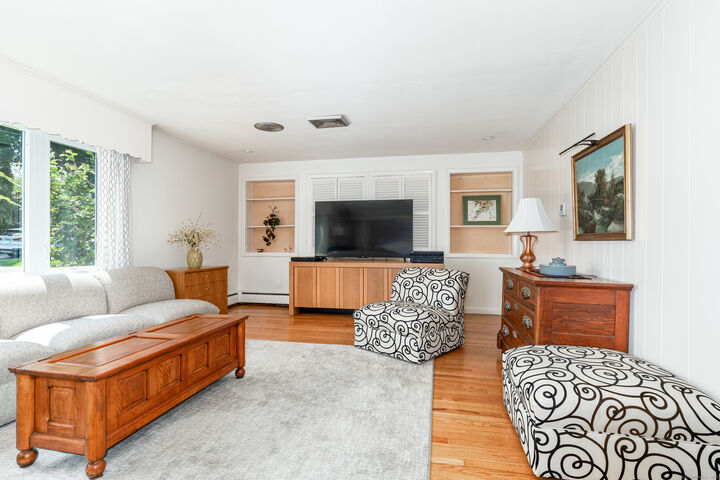 Property Photo:  403 Juniper Lane  CT 06410 