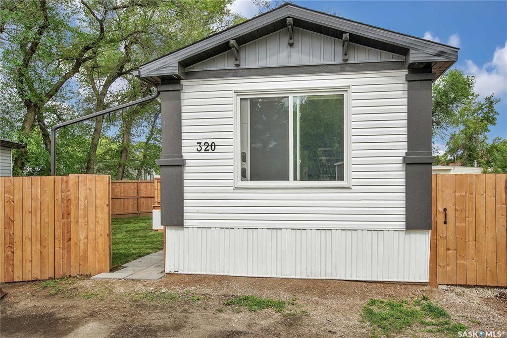 Property Photo: 1524 Rayner Avenue 320 SK S7N 2P8