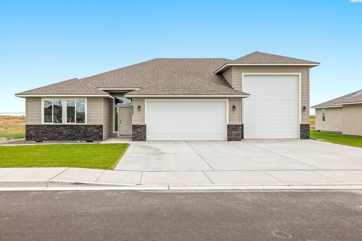 8805 Dusty Maiden  Pasco WA 99301 photo