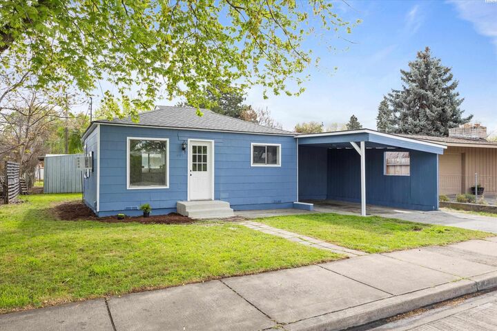 Property Photo:  447 S Wilbur Ave  WA 99362 