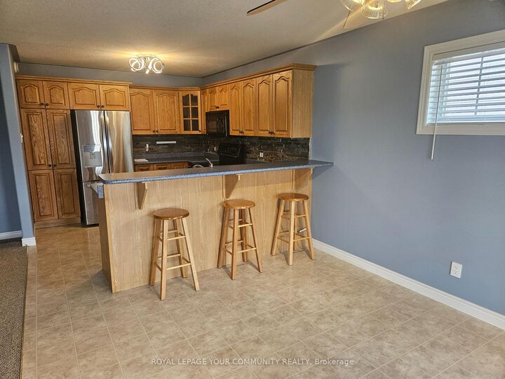 Property Photo: 1615 Ravenwood Drive ON K9K 2P8