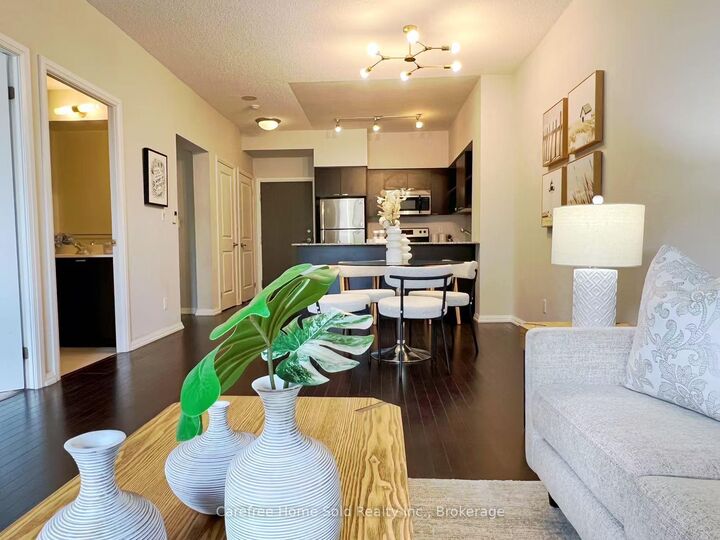 Property Photo:  35 Hayden Street 504  ON M4Y 3C3 