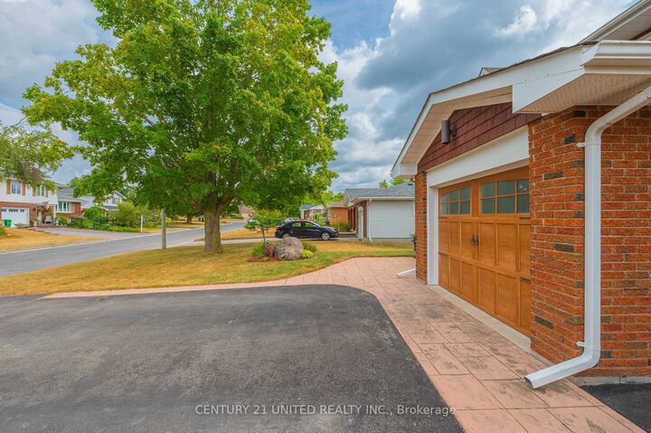 Property Photo:  7 Bayleaf Court  ON K9K 1A2 