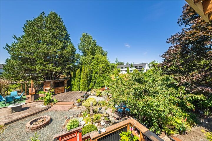Property Photo:  410 Janes Pl  BC V9R 3X6 