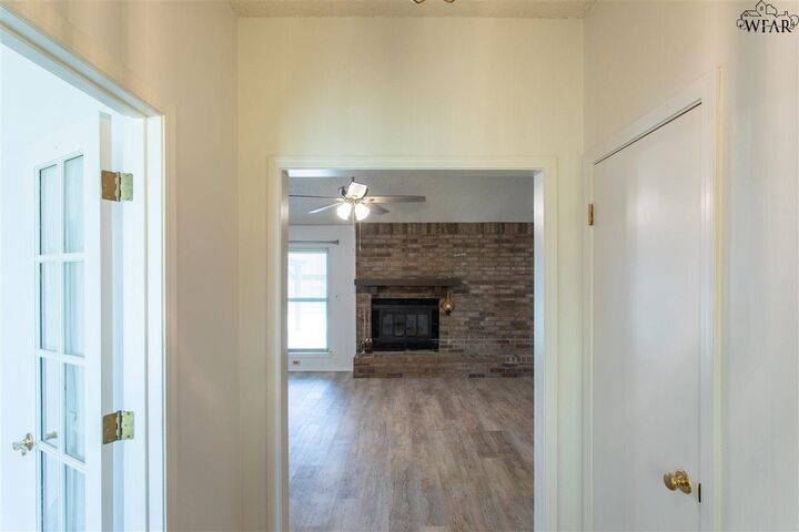 Property Photo: 1 Shady Brook Court TX 76310