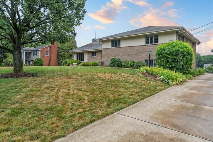 Property Photo:  2635 Fairgreen  PA 15241