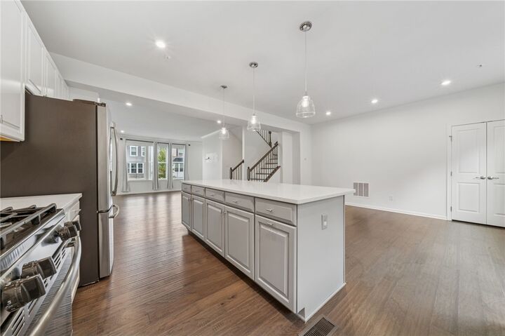 Property Photo:  175 Curtis Ct  PA 15237 