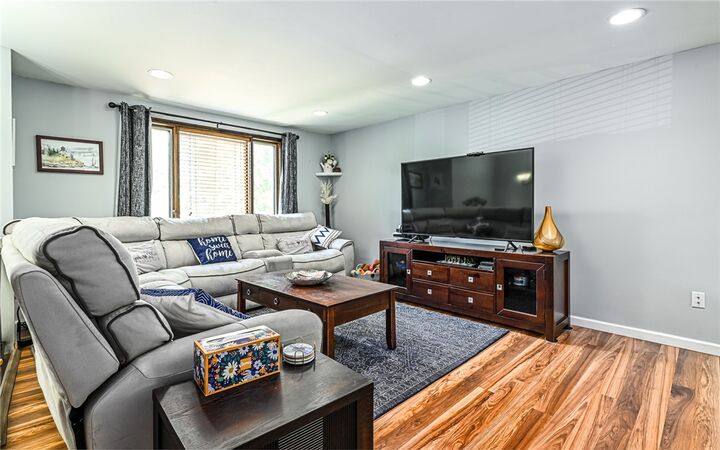 Property Photo:  5390 Hardt Rd  PA 15044 