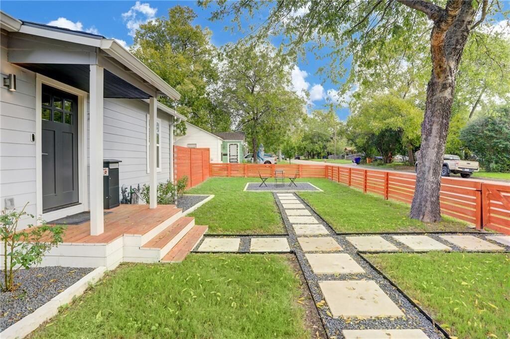 Property Photo: 212 Franklin Boulevard TX 78751