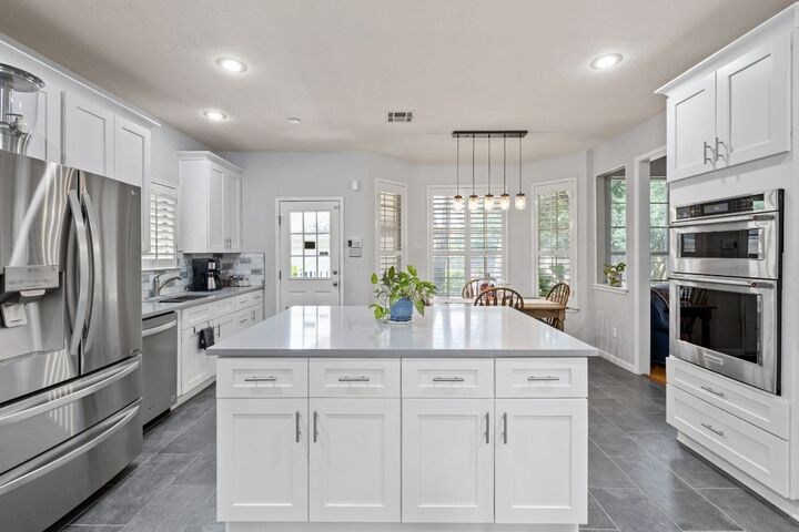 6804 Robert Dixon Drive  Austin TX 78749 photo