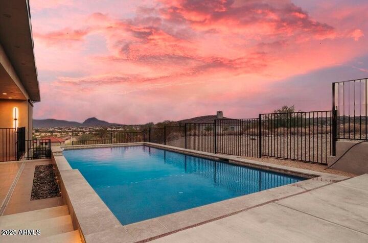 Property Photo:  15406 N Blackbird Drive  AZ 85268