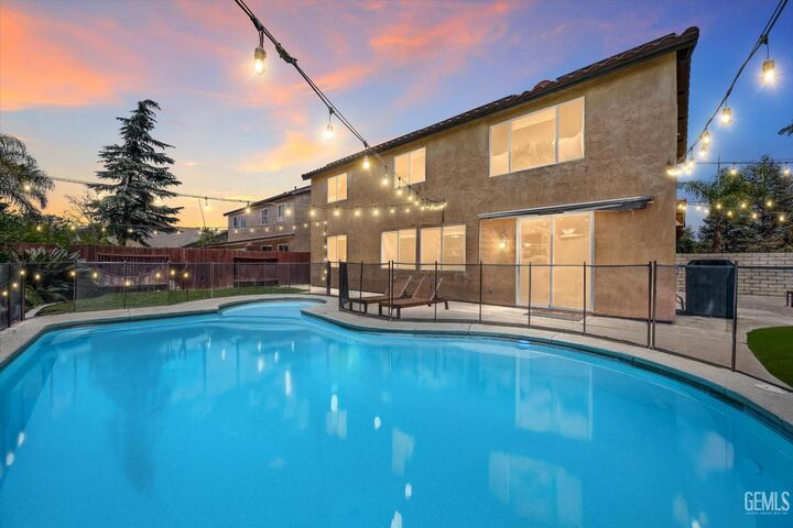 Property Photo: 805 Vermillion Drive CA 93312