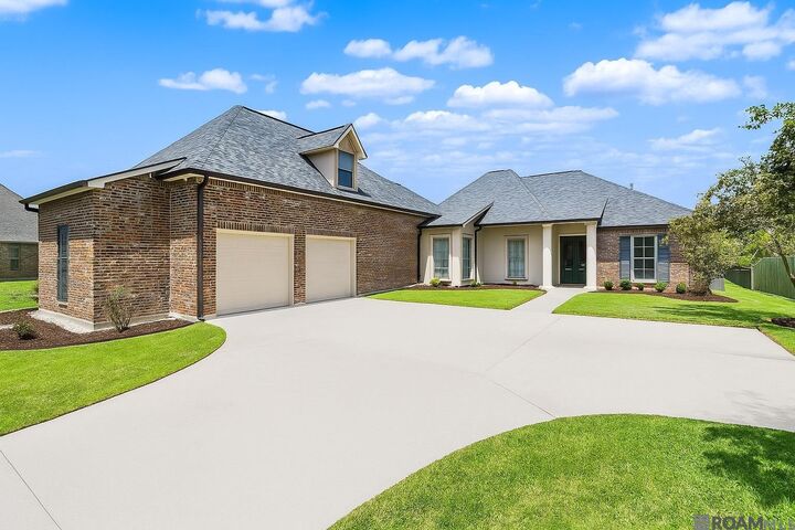 Property Photo:  42439 Greens View Dr  LA 70737