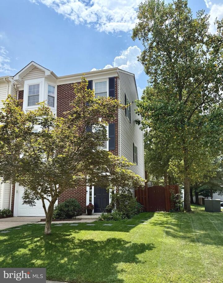 Property Photo: 47371 Sunrise Terrace VA 20165