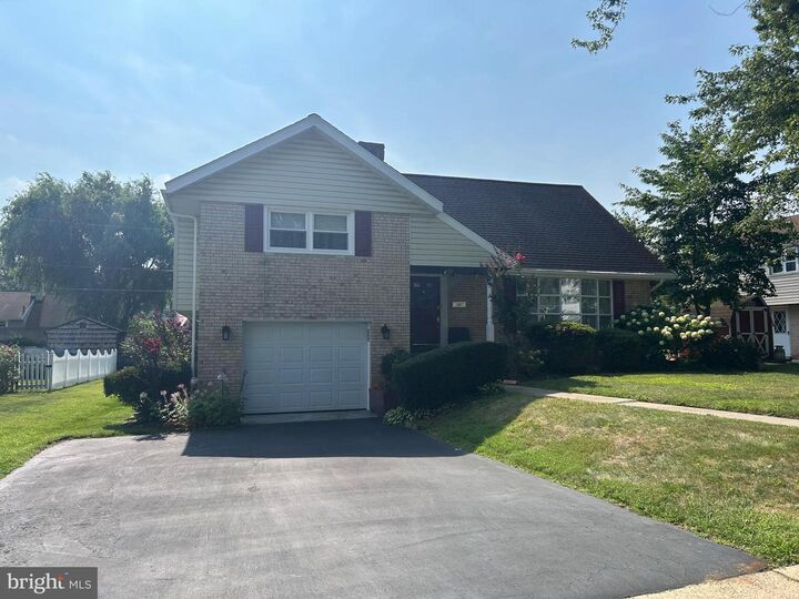 Property Photo:  2408 Laurel Road  PA 19609 