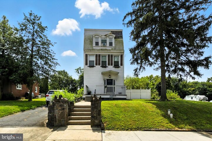 56 Greenwood Avenue  Lancaster PA 17603 photo