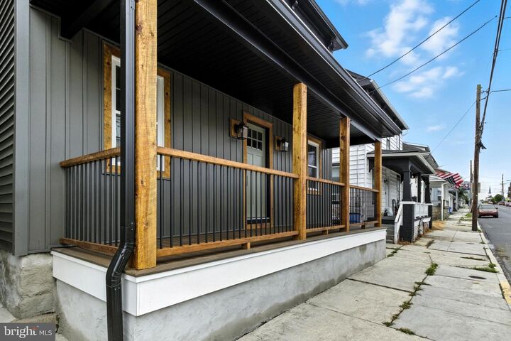 Property Photo: 153 E King Street PA 17340