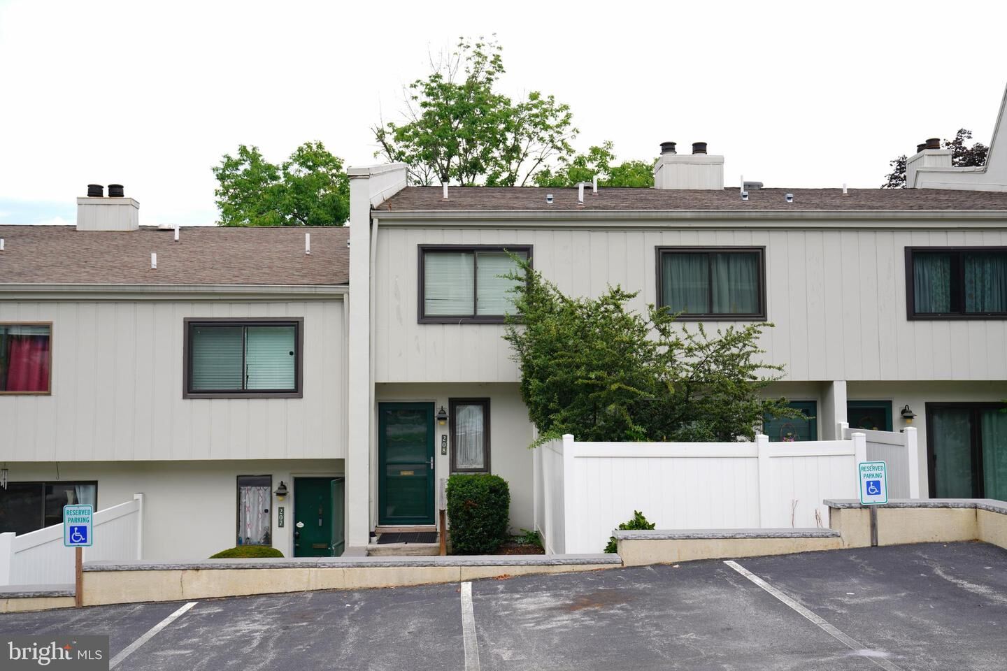 Property Photo: 208 Summit House 208 PA 19382