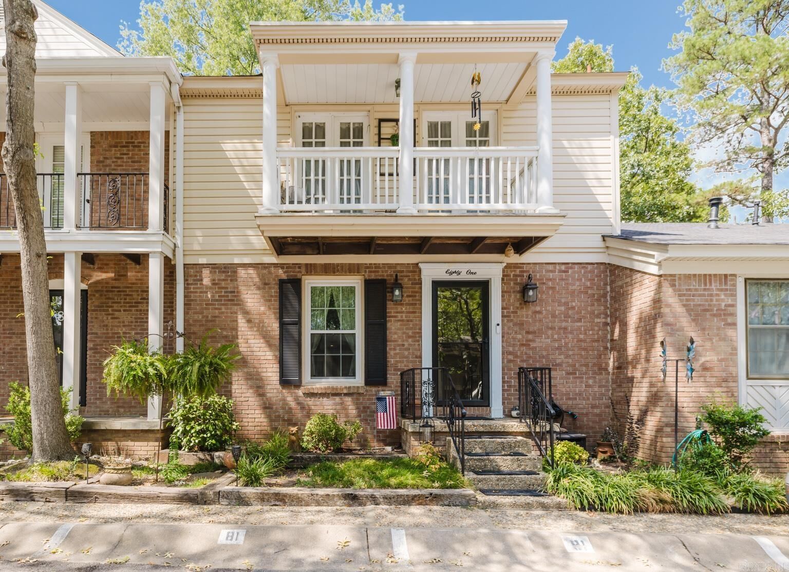 Property Photo:  81 Kingsbridge Way  AR 72212 