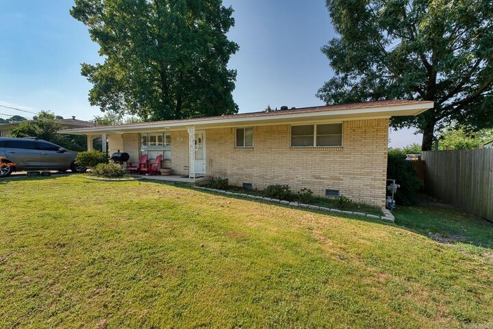 Property Photo:  2109 Hobson Avenue  AR 71913 