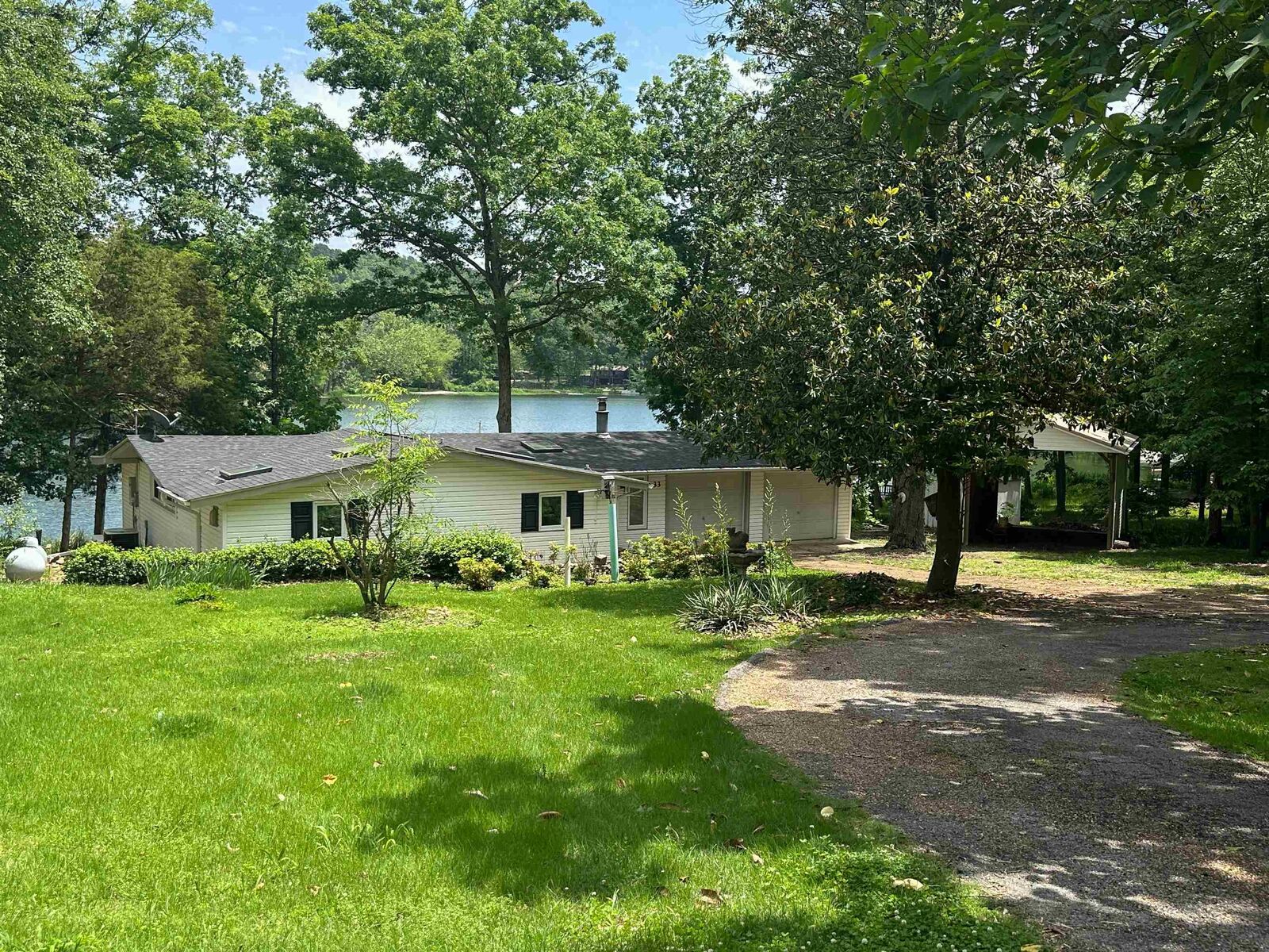 Property Photo: 33 W Lakeshore Drive AR 72529
