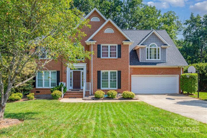 Property Photo:  1630 Village Court  NC 28054 