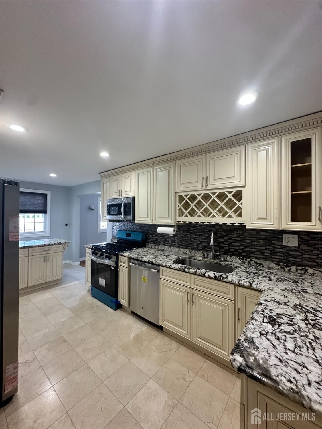 Property Photo:  7270 Githens Avenue  NJ 08109 