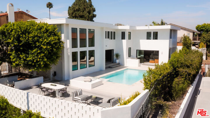 2380 Venus Dr  Los Angeles CA 90046 photo