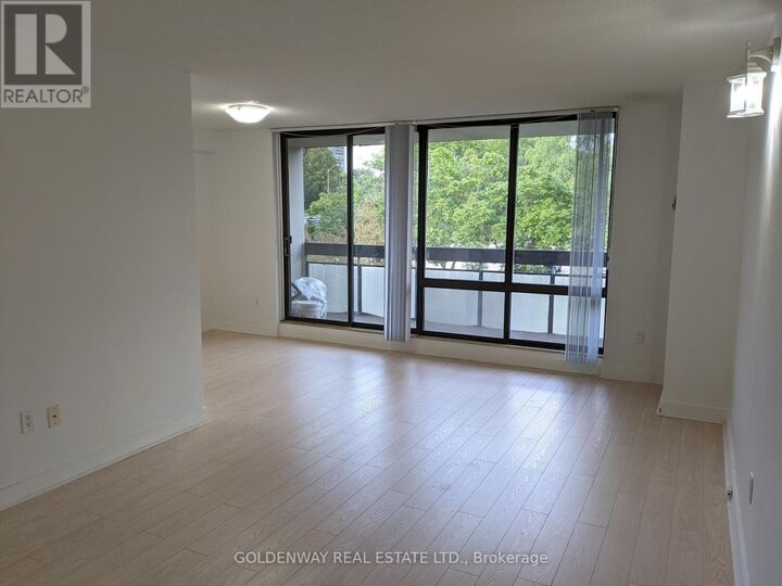 Photo de la propriété:  177 Linus Road 402  ON M2J 4S5 