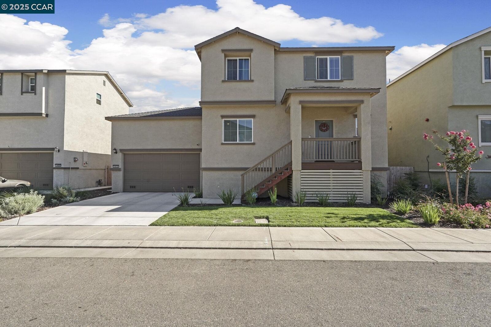 Property Photo:  1416 Willowedge Way  CA 95206 