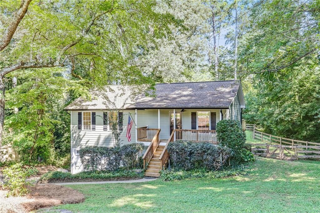 Property Photo:  1111 Washington Avenue  GA 30188 