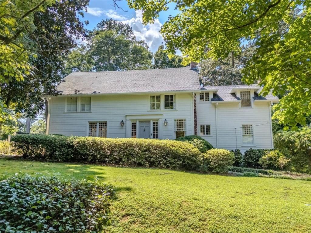 Property Photo:  211 Sherwood Road  GA 30165 