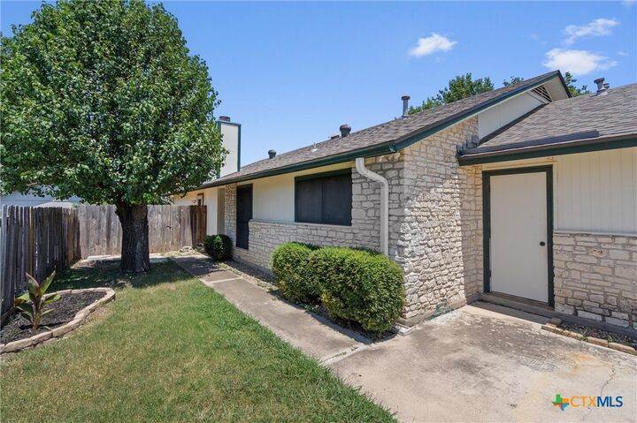 Property Photo: 621 Luther Drive TX 78628