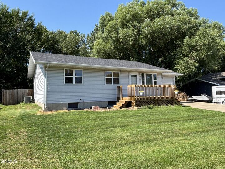 Property Photo:  29 Benteen Drive  ND 58504 