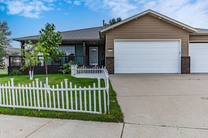 Property Photo:  2235 La Corte Loop  ND 58503 