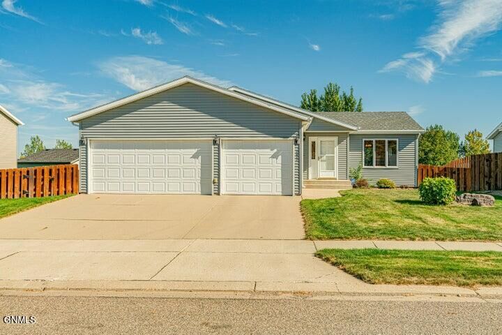 4643 Kost Drive  Bismarck ND 58503 photo